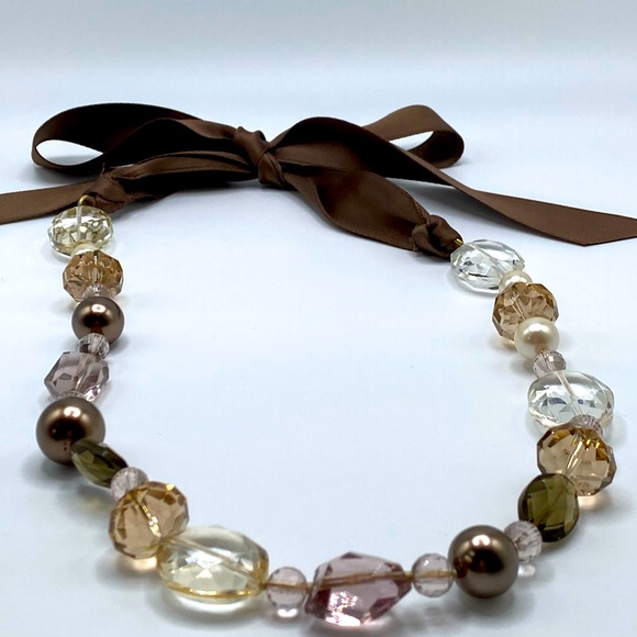 🤎 CHLOE 🤎 Stella & Dot 🤍Multi-Stone Quartz Like Crystal & Faux Pearl Necklace - Picture 5 of 15